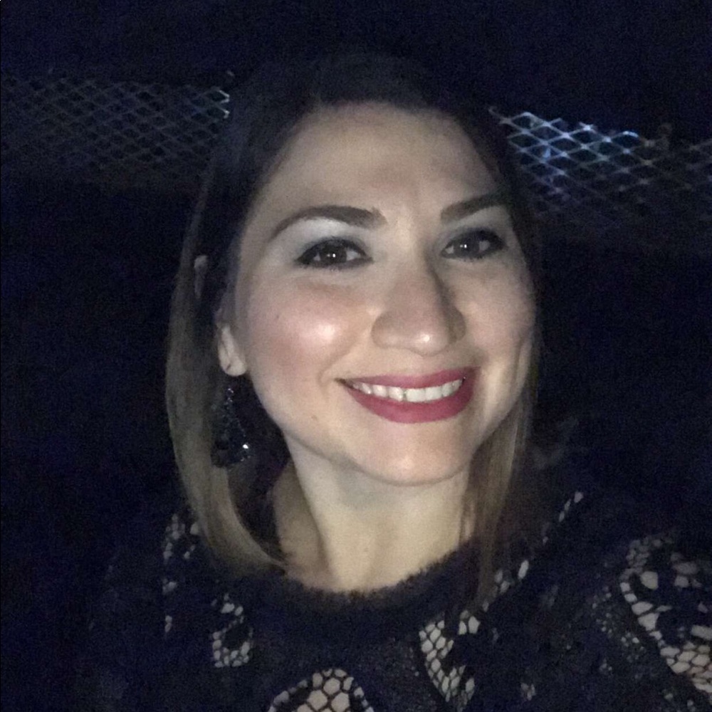 Meet your Posher, Mayra